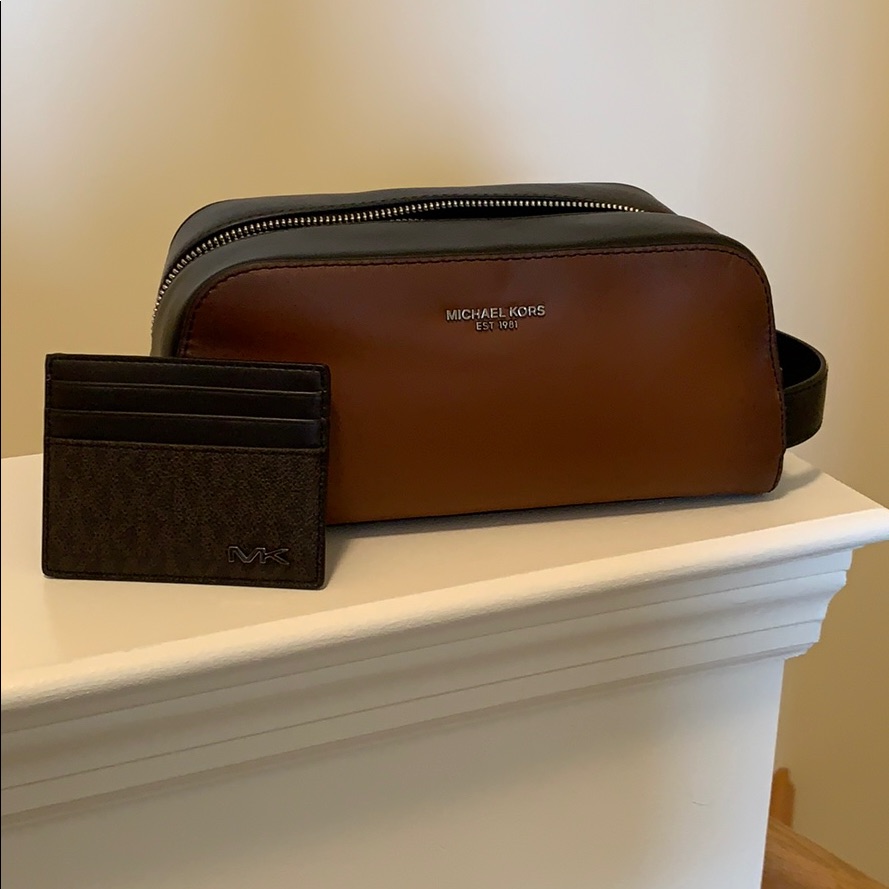 Brand New Mens Toiletry Bag And Card Holder